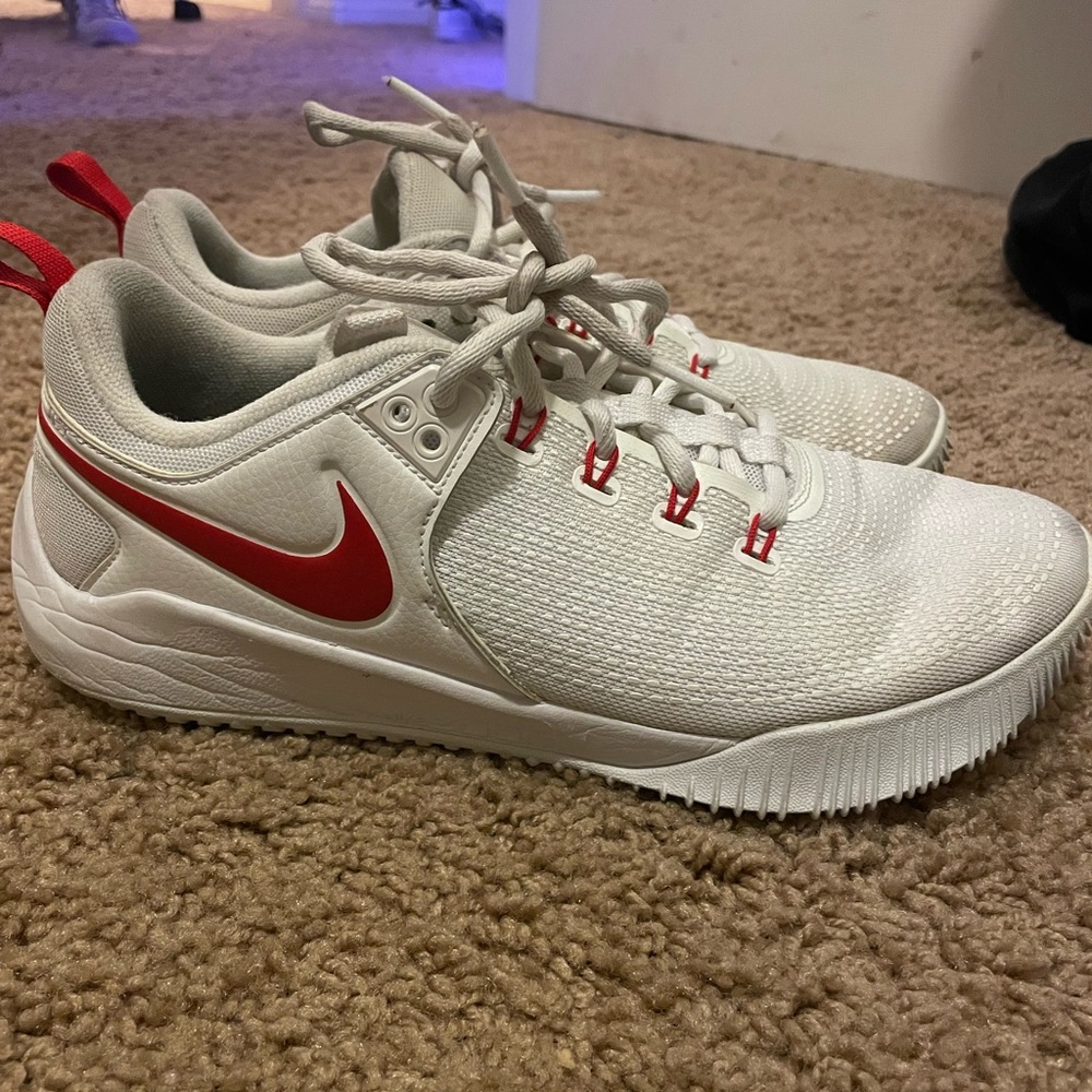 nike womens volleyball shoes